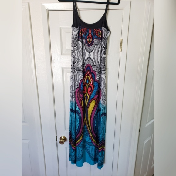 Long slimming maxi dress - Picture 2 of 3